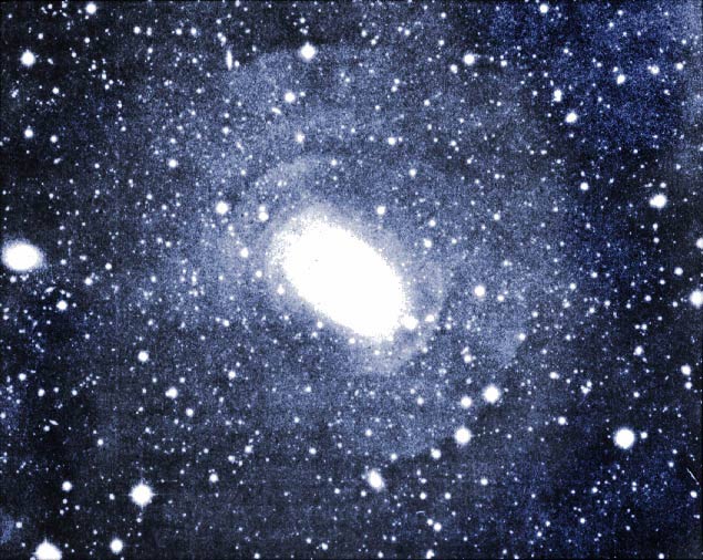 Эллиптическая галактика NGC 3923 с оболочками