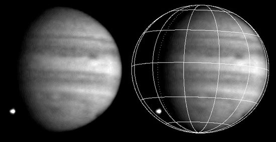 Падение фрагмента (W) распавшегося ядра кометы Шумейкеров - Леви 9, сопровождаемое световой вспышкой. Фрагмент упал на ночную сторону Юпитера около терминатора в расчетной точке: 43 ю.ш. и 80 з.д. Снимок сделан АМС Галилео 22 июля 1994 г. Фото JPL/NASA